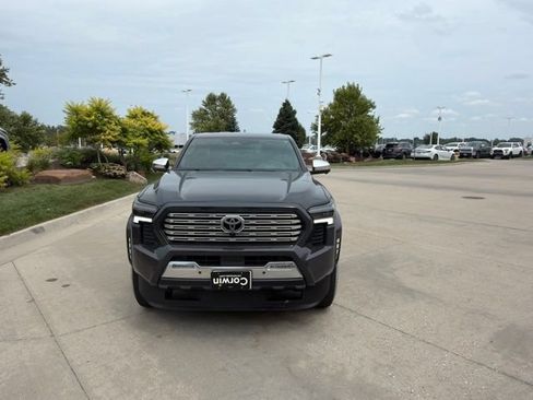 Used 2024 Toyota Tacoma Limited w/ Limited Package (LT) AWD/4WD image 11