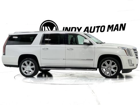 Used 2018 Cadillac Escalade ESV Luxury AWD/4WD image 3