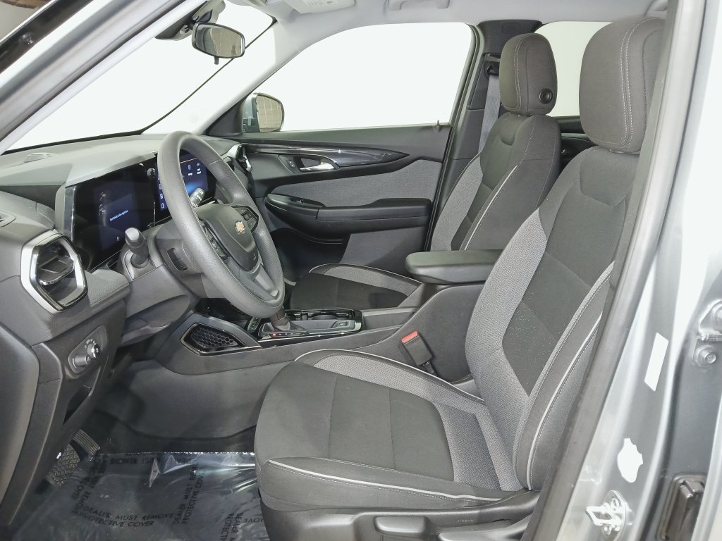 Used 2025 Chevrolet TrailBlazer LT AWD/4WD image 10