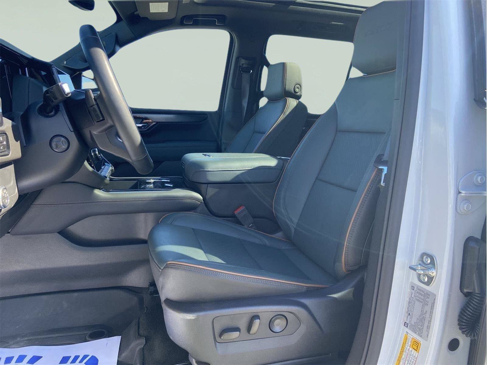 Used 2026 GMC Yukon AT4 w/ AT4 Premium Package AWD/4WD image 15