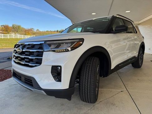 New 2026 Ford Explorer Active w/ Active Comfort Package image 9