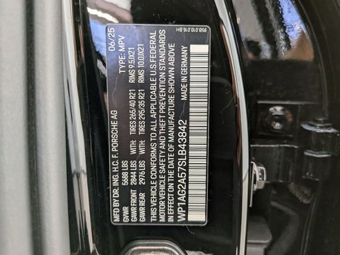 Certified 2025 Porsche Macan S AWD/4WD image 27