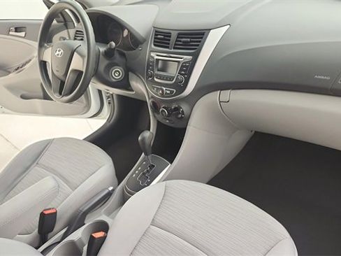 Used 2015 Hyundai Accent GLS image 25