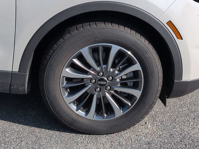 Used 2022 Lincoln Nautilus FWD w/ Premium Package image 12
