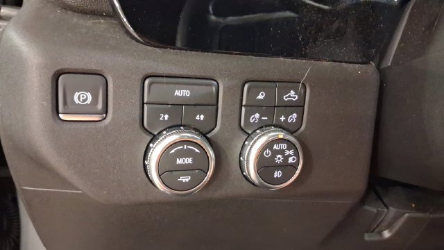 Used 2026 GMC Sierra 1500 SLT AWD/4WD image 34