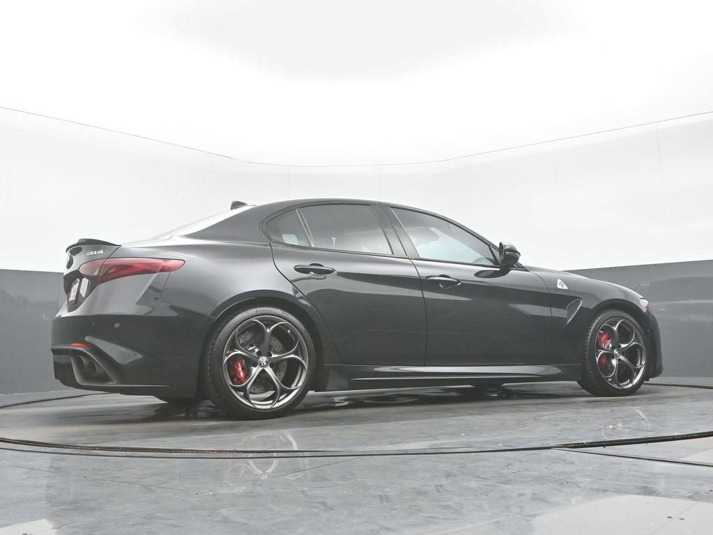Used 2022 Alfa Romeo Giulia Quadrifoglio RWD image 33