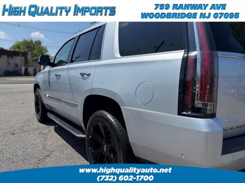 Used 2018 Cadillac Escalade Luxury AWD/4WD image 41