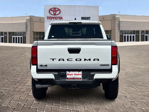 New 2025 Toyota Tacoma TRD Off-Road image 5