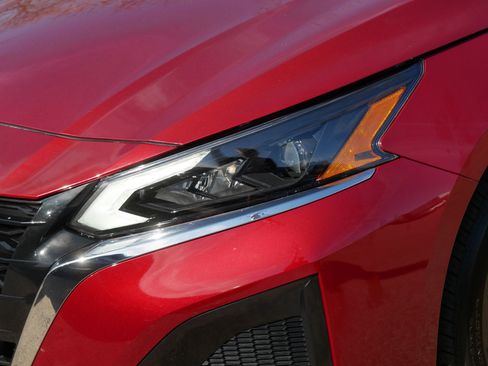 Certified 2023 Nissan Altima 2.5 SV w/ SV Premium Package image 16