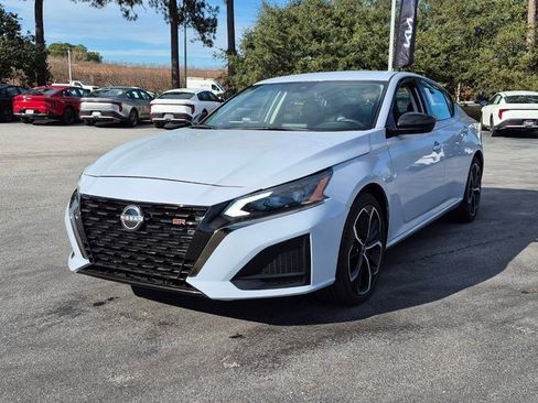 Used 2023 Nissan Altima 2.5 SR image 6