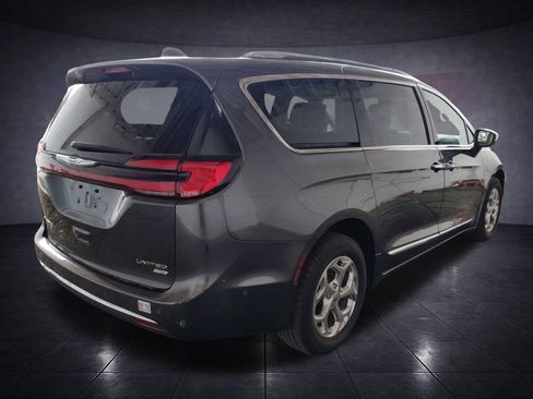 Used 2021 Chrysler Pacifica Limited w/ Premium & Safety Sphere Group AWD/4WD image 5