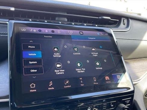 Used 2024 Jeep Grand Cherokee Limited image 15