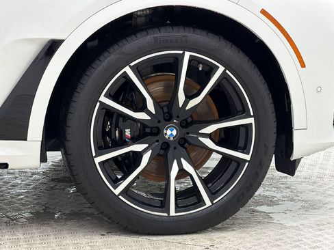 Used 2022 BMW X7 xDrive40i w/ M Sport Package AWD/4WD image 13