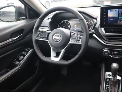 New 2025 Nissan Altima 2.5 SR w/ SR Premium Package image 23