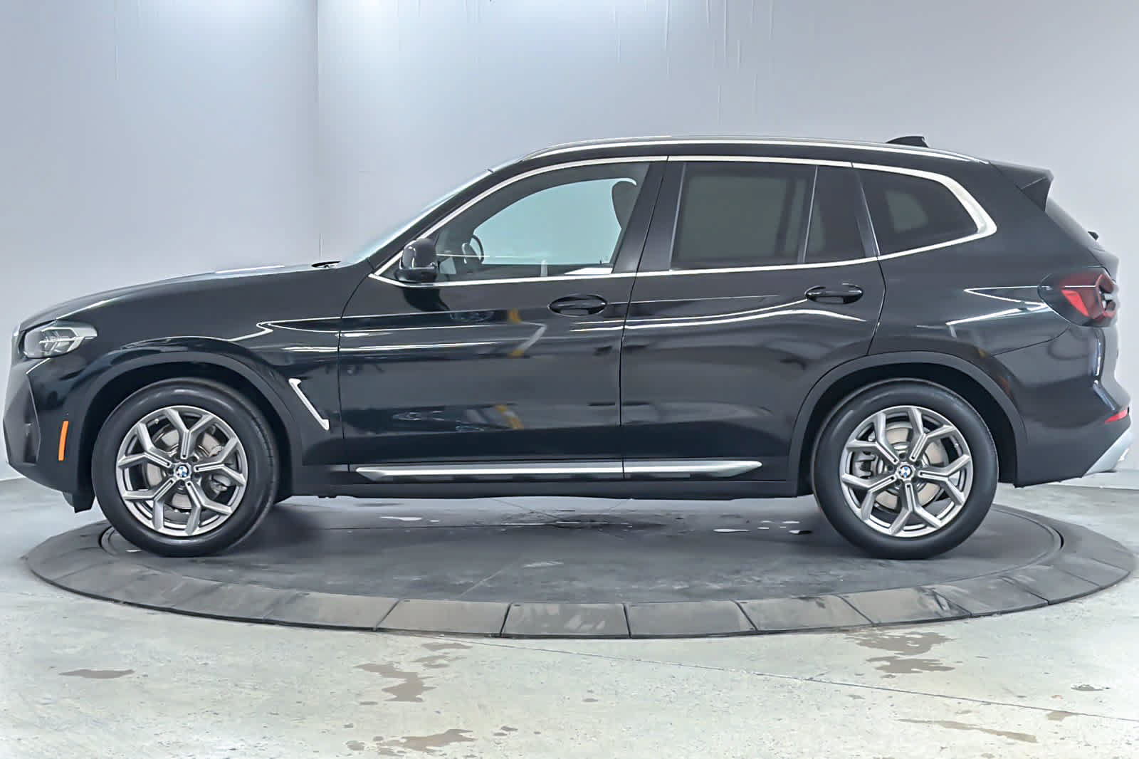 Used 2023 BMW X3 xDrive30i w/ Convenience Package w/ZPA AWD/4WD image 5