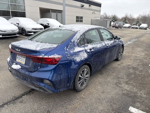 Used 2023 Kia Forte LXS image 7