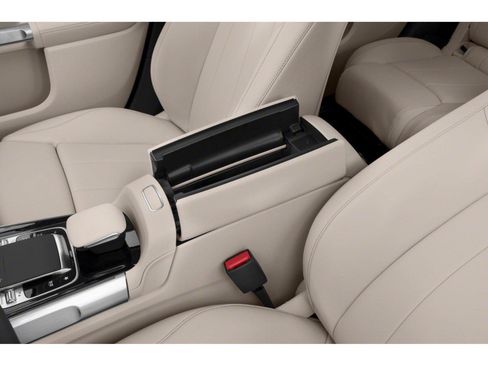 Used 2022 Mercedes-Benz GLB 250 4MATIC image 9