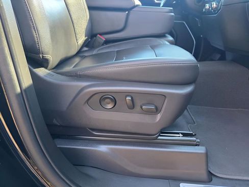 Used 2024 GMC Sierra 1500 SLT image 13