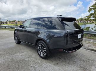 Used 2025 Land Rover Range Rover SE video 2