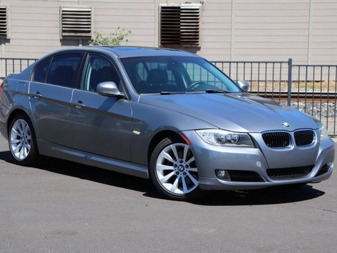 Used 2011 BMW 328i Sedan RWD image 1