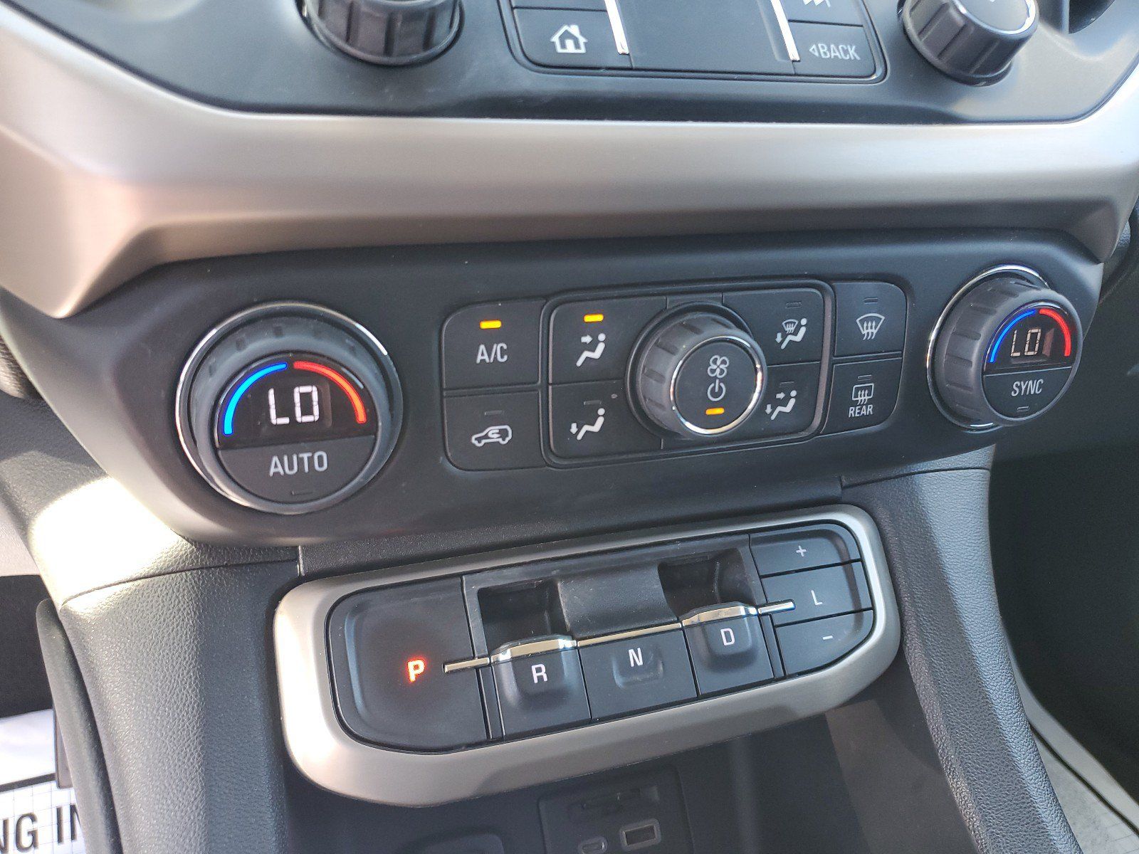 Used 2021 GMC Acadia Denali FWD image 21