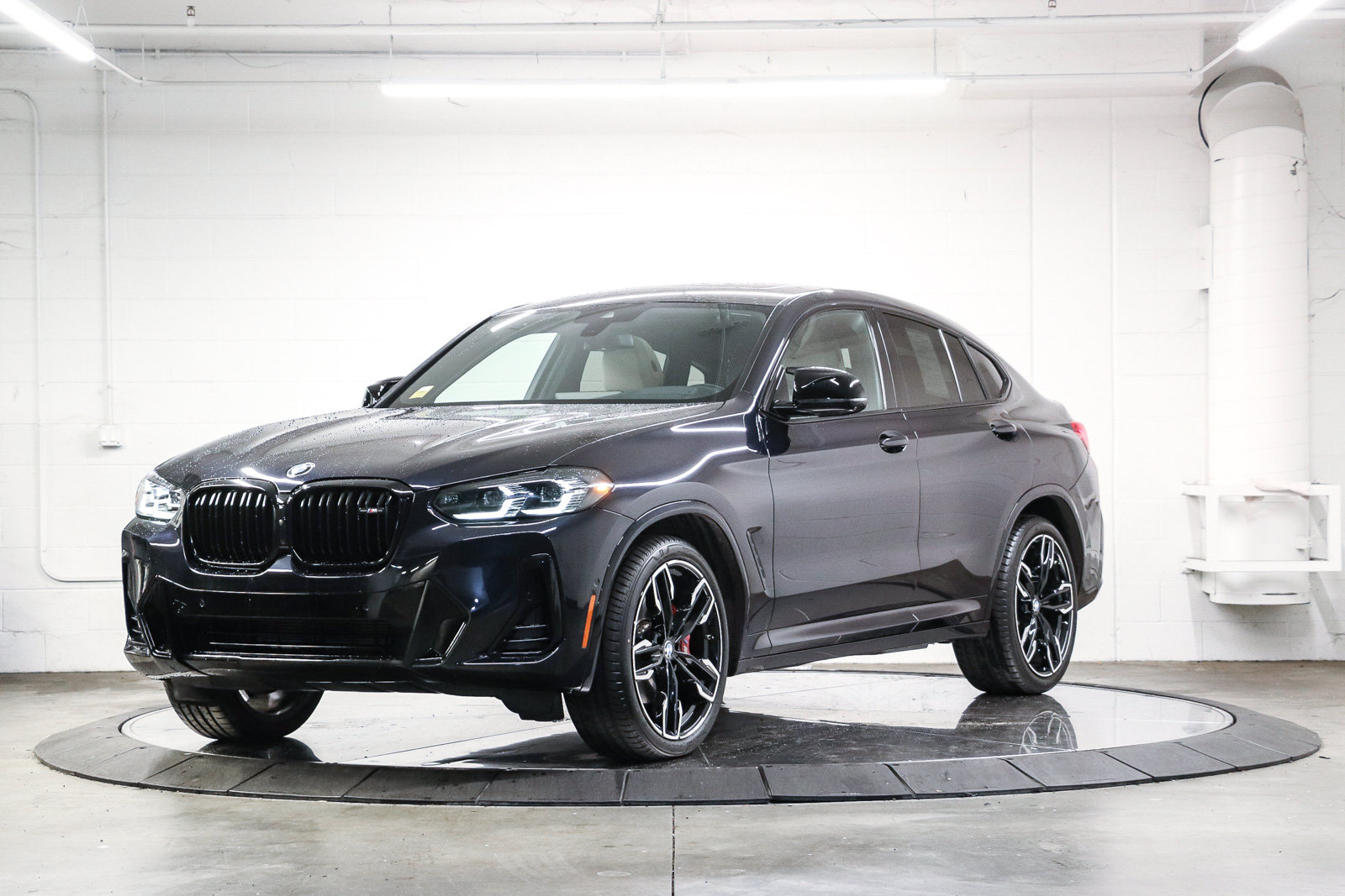 Certified 2024 BMW X4 M40i w/ Premium Package AWD/4WD image 3