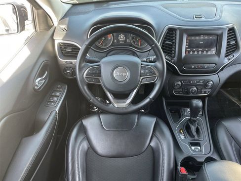 Used 2021 Jeep Cherokee Latitude Plus image 13