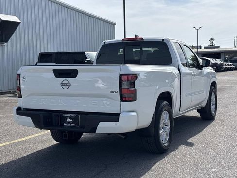 Used 2024 Nissan Frontier SV w/ SV Convenience Package RWD image 5