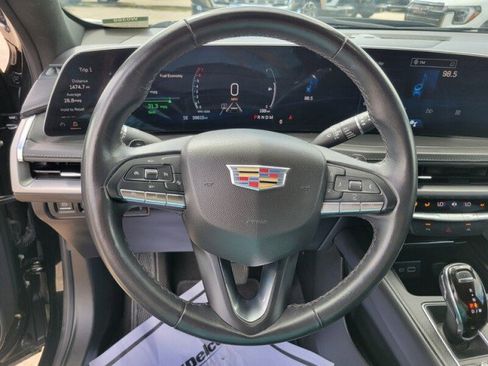 Used 2024 Cadillac XT4 Premium Luxury image 12