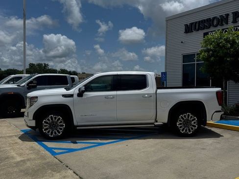 Used 2024 GMC Sierra 1500 Denali Ultimate AWD/4WD image 3