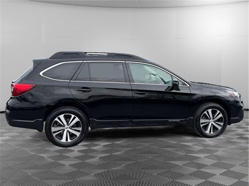 Used 2018 Subaru Outback 2.5i Limited image 6