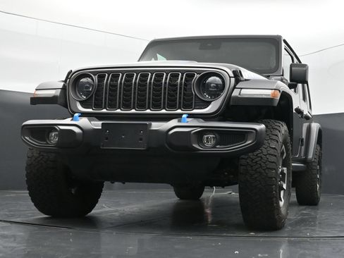 Used 2024 Jeep Wrangler Unlimited Rubicon 4xe AWD/4WD image 35