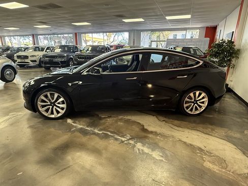 Used 2018 Tesla Model 3 Long Range image 3