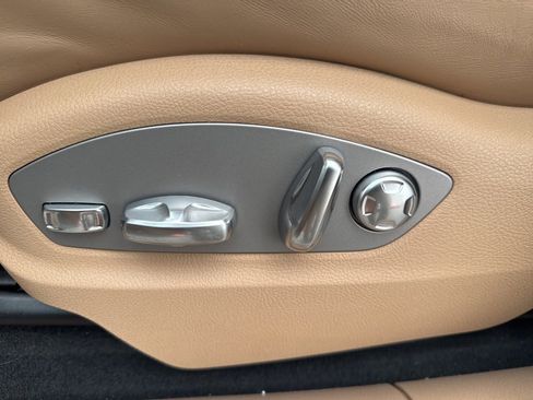 Used 2025 Porsche Macan image 19