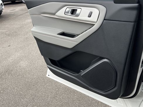 New 2026 Ford Explorer Active w/ Active Comfort Package image 14