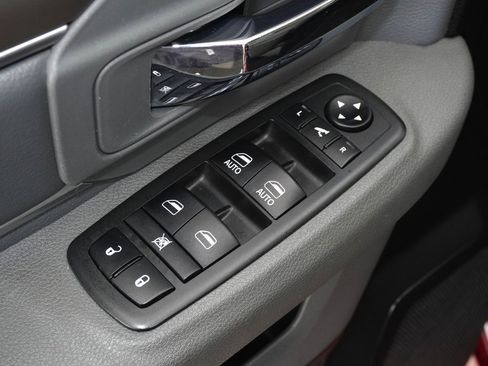 Used 2019 RAM 1500 Lone Star image 26