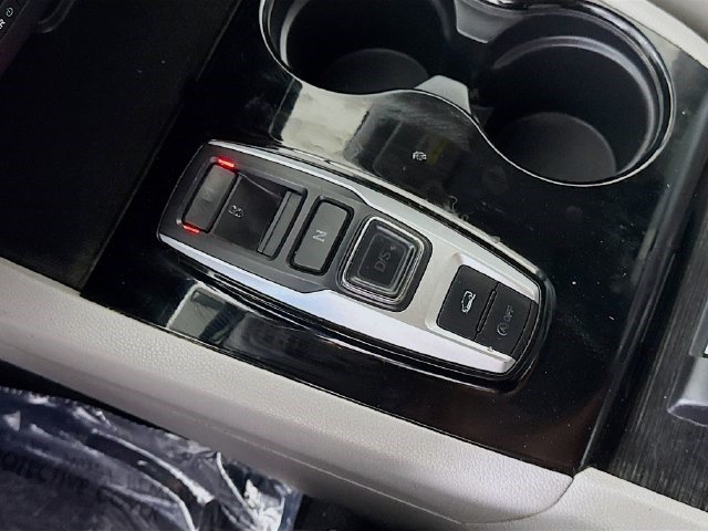 Used 2017 Honda Pilot Elite image 19