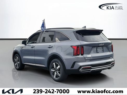 Certified 2023 Kia Sorento S FWD image 4