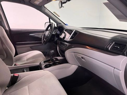Used 2018 Honda Pilot EX image 9
