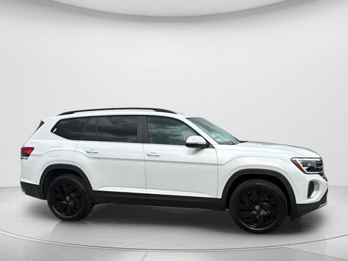 New 2026 Volkswagen Atlas SE FWD image 4