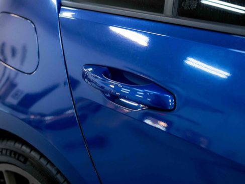 Used 2018 Volkswagen Golf R 4-Door image 18