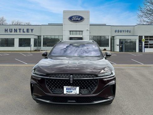 Used 2024 Lincoln Nautilus Reserve w/ Equipment Group 202A image 3