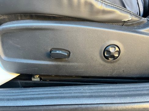 Used 2013 Dodge Challenger R/T Plus image 19