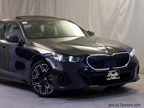 Used 2026 BMW 530i xDrive w/ M Sport Package AWD/4WD image 2