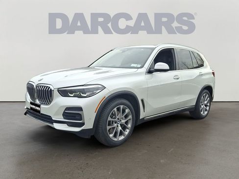 Used 2022 BMW X5 xDrive40i w/ Premium Package image 3