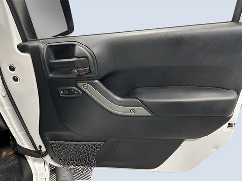 Used 2018 Jeep Wrangler Unlimited Sport image 24