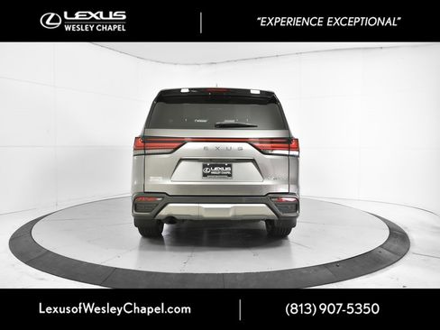 Used 2023 Lexus LX 600 4WD w/ Luxury Package image 7