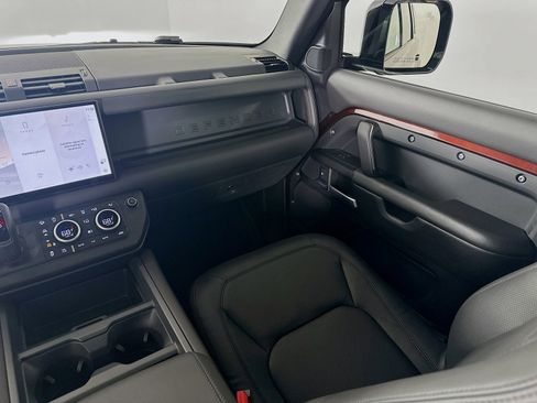 New 2025 Land Rover Defender 130 S AWD/4WD image 20