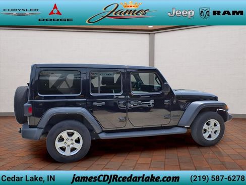 Used 2022 Jeep Wrangler Unlimited Sport w/ Sun And Sound Package AWD/4WD image 6
