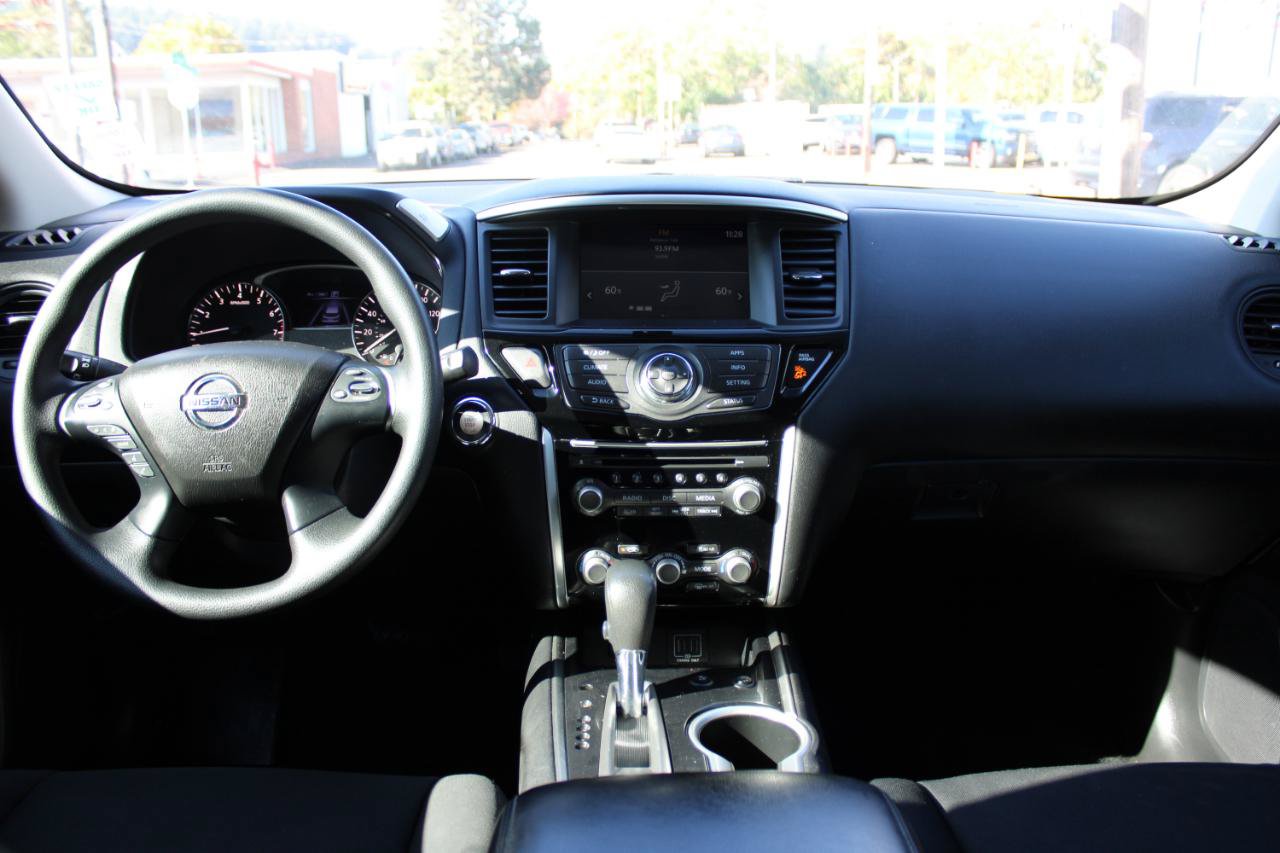 Used 2018 Nissan Pathfinder S AWD/4WD image 10